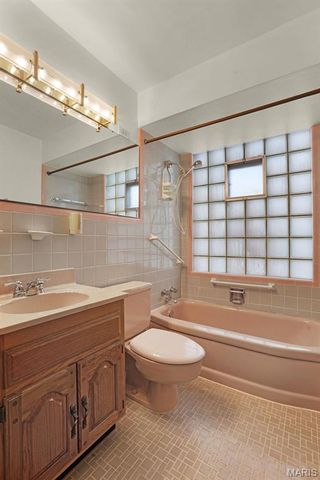 106 S Brent Avenue, St Louis, MO 63122