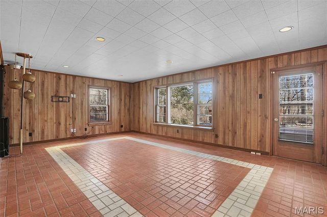 106 S Brent Avenue, St Louis, MO 63122