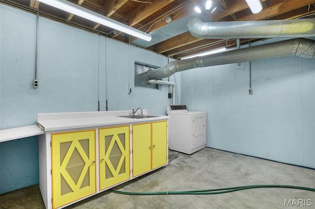 106 S Brent Avenue, St Louis, MO 63122