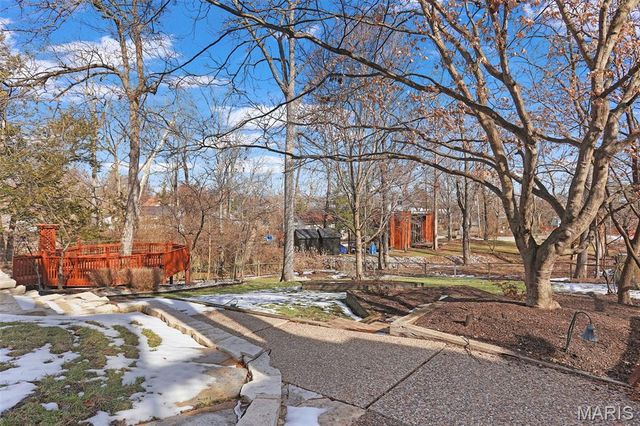 106 S Brent Avenue, St Louis, MO 63122