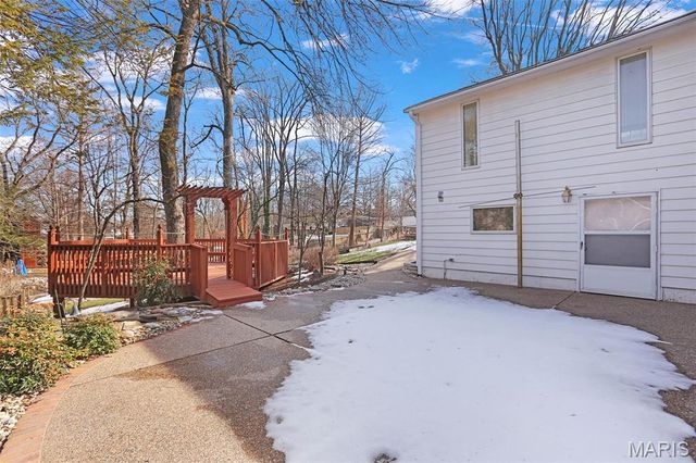 106 S Brent Avenue, St Louis, MO 63122