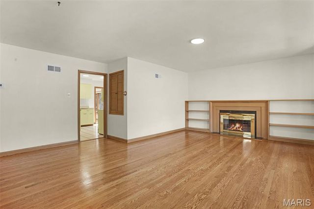 106 S Brent Avenue, St Louis, MO 63122