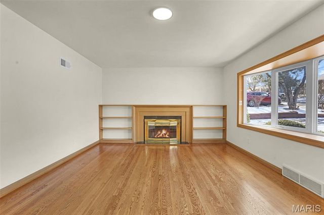 106 S Brent Avenue, St Louis, MO 63122