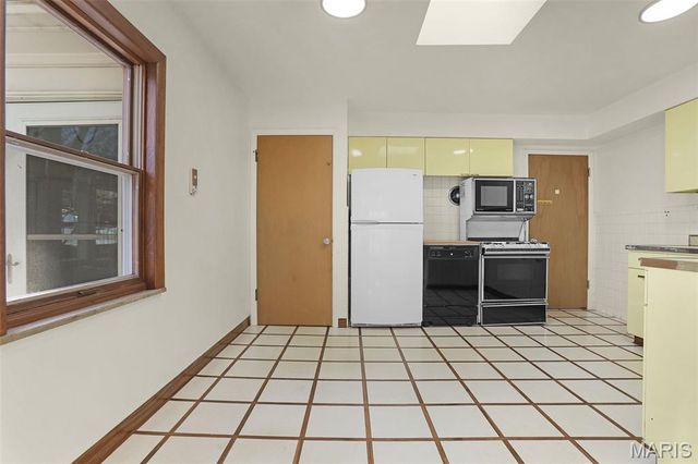 106 S Brent Avenue, St Louis, MO 63122