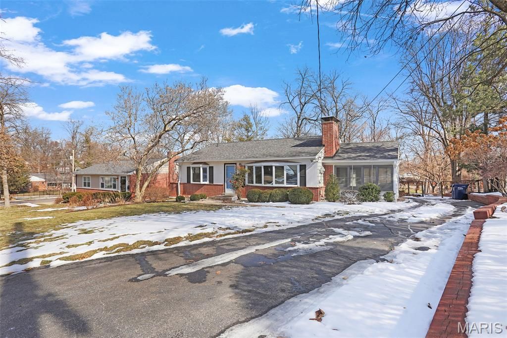 106 S Brent Avenue, St Louis, MO 63122