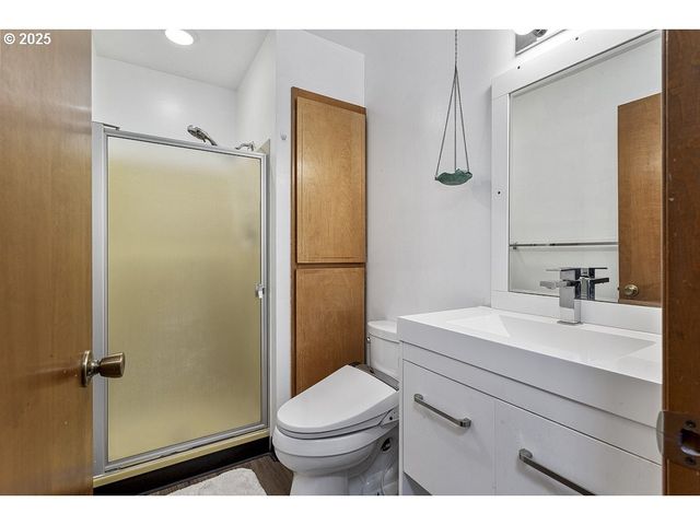 14850 Ne ROSE Pkwy, Portland, OR 97230