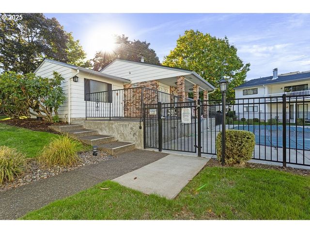 14850 Ne ROSE Pkwy, Portland, OR 97230