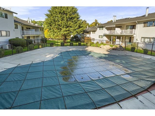 14850 Ne ROSE Pkwy, Portland, OR 97230