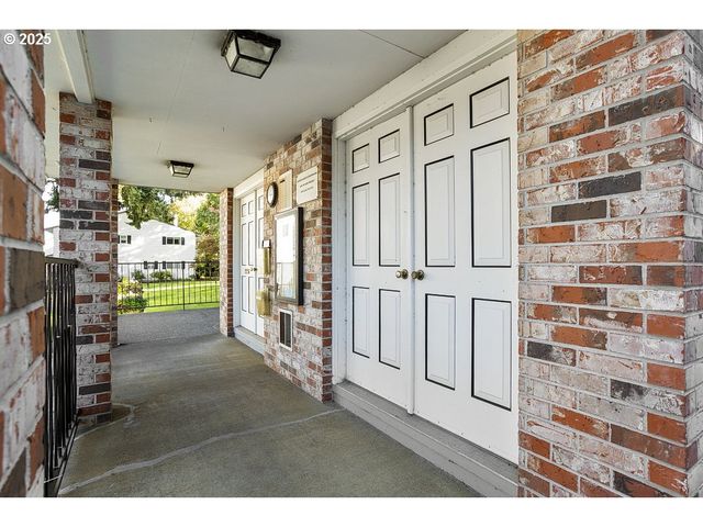 14850 Ne ROSE Pkwy, Portland, OR 97230