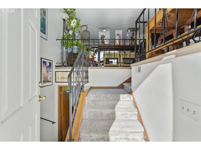 14850 Ne ROSE Pkwy, Portland, OR 97230