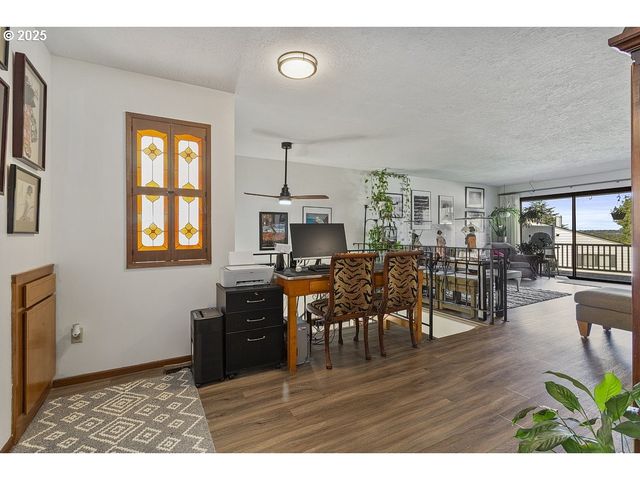 14850 Ne ROSE Pkwy, Portland, OR 97230