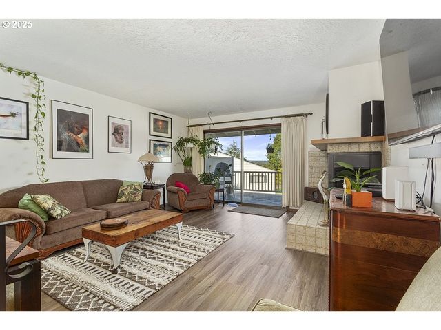 14850 Ne ROSE Pkwy, Portland, OR 97230