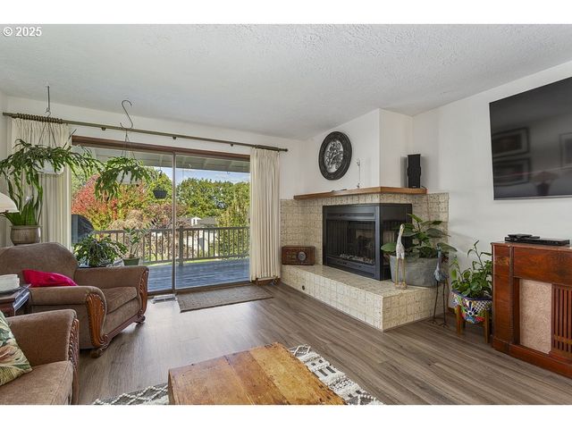 14850 Ne ROSE Pkwy, Portland, OR 97230