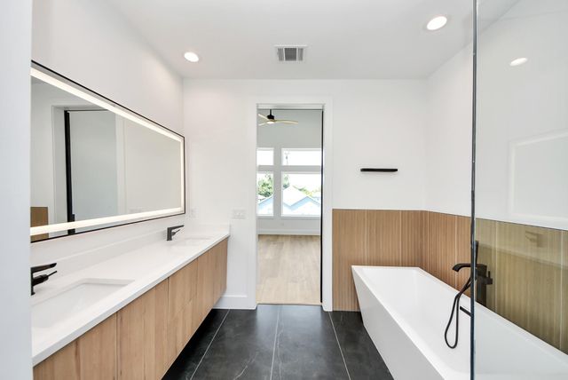 5030 Mallow Street C, Houston, TX 77033