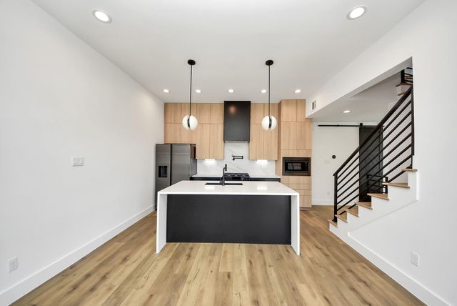 5030 Mallow Street C, Houston, TX 77033