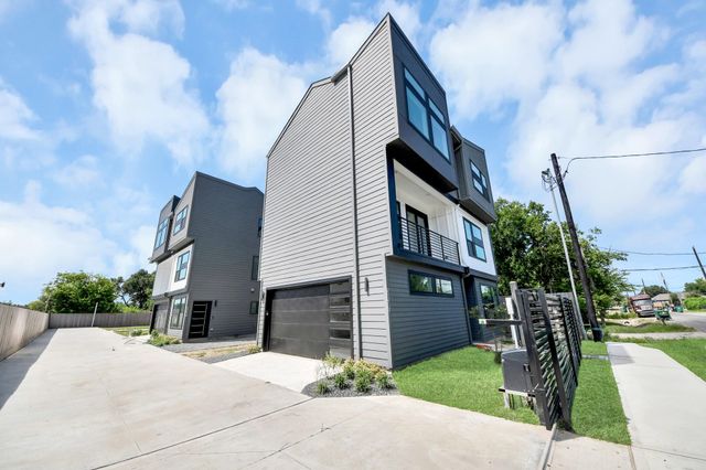 5030 Mallow Street C, Houston, TX 77033