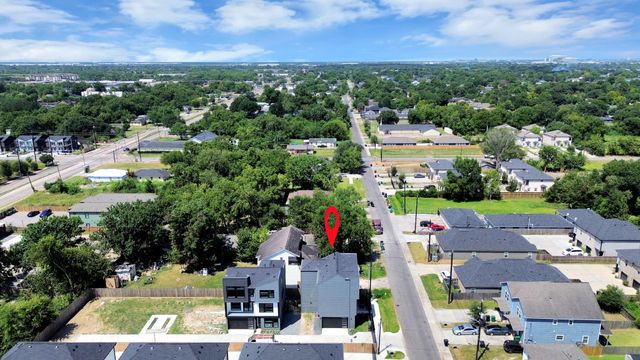 5030 Mallow Street C, Houston, TX 77033