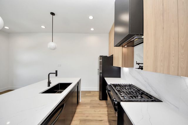 5030 Mallow Street C, Houston, TX 77033