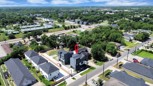 5030 Mallow Street C, Houston, TX 77033