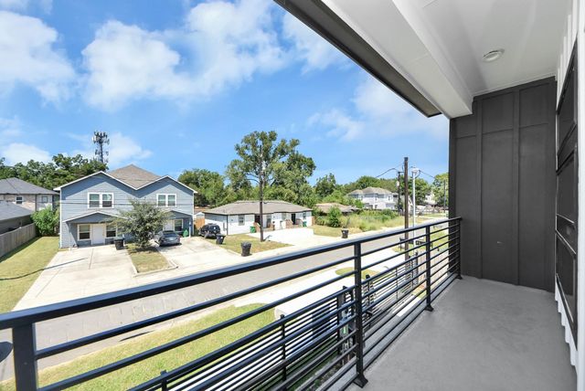 5030 Mallow Street C, Houston, TX 77033