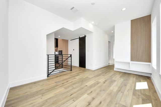 5030 Mallow Street C, Houston, TX 77033