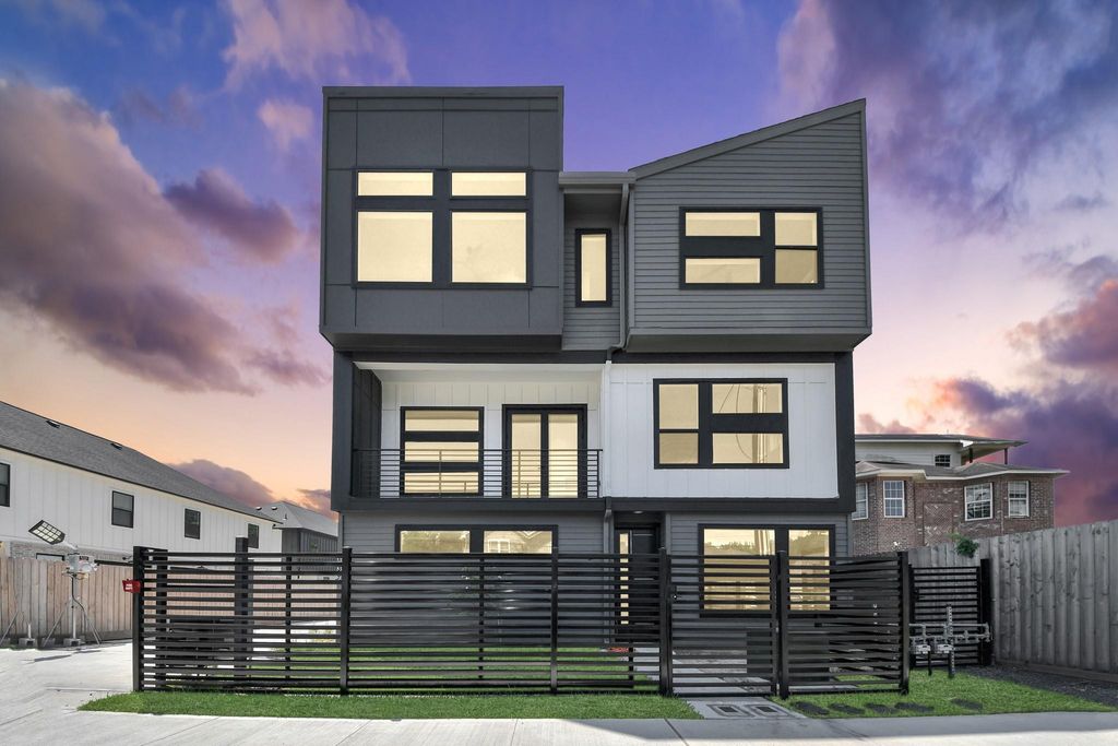 5030 Mallow Street C, Houston, TX 77033