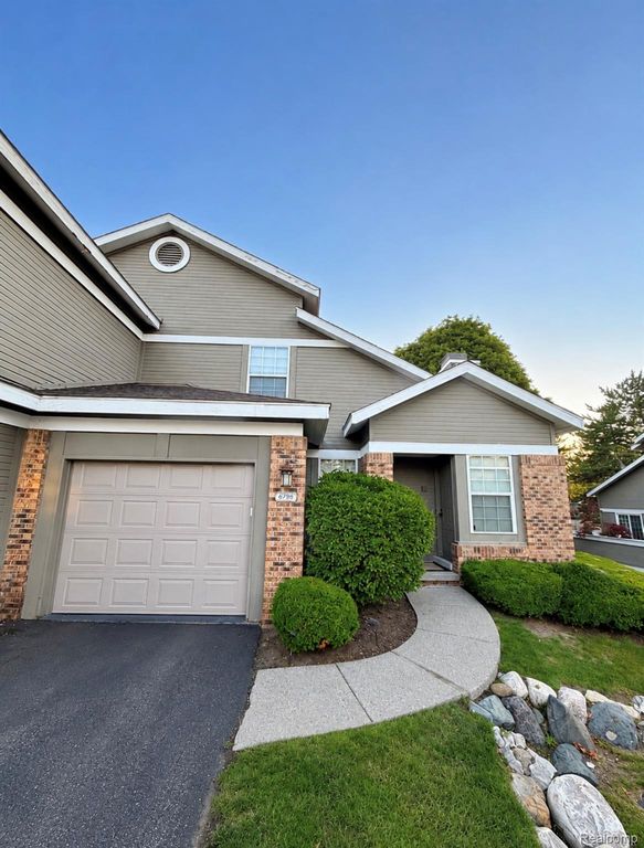 6798 Chimney Sweep ct, West Bloomfield Charter Township, MI 48322