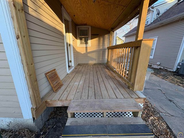 1415 Neosho St, Emporia, KS 66801