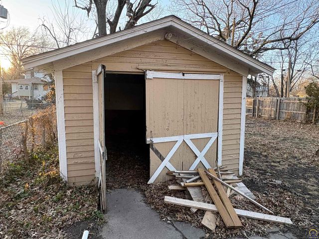 1415 Neosho St, Emporia, KS 66801