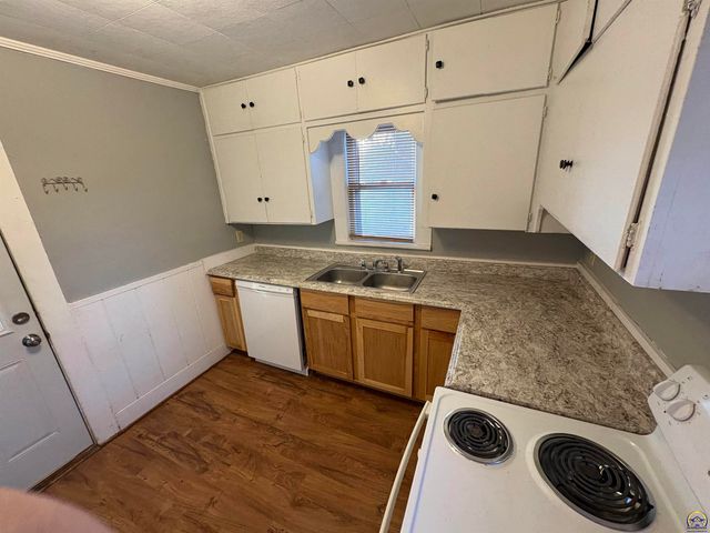 1415 Neosho St, Emporia, KS 66801