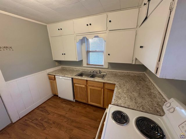 1415 Neosho St, Emporia, KS 66801