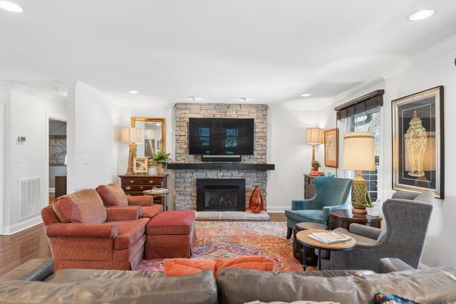 1011 Lakeshore Dr, Gallatin, TN 37066