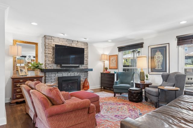 1011 Lakeshore Dr, Gallatin, TN 37066