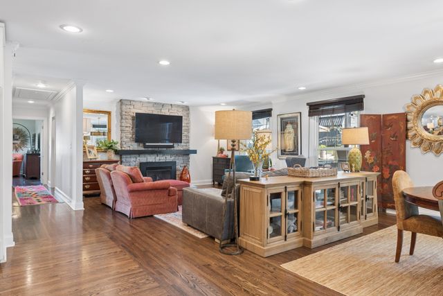 1011 Lakeshore Dr, Gallatin, TN 37066