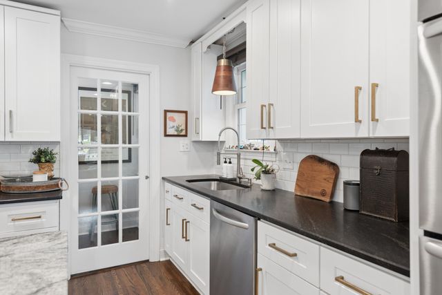 1011 Lakeshore Dr, Gallatin, TN 37066