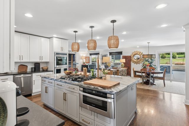 1011 Lakeshore Dr, Gallatin, TN 37066