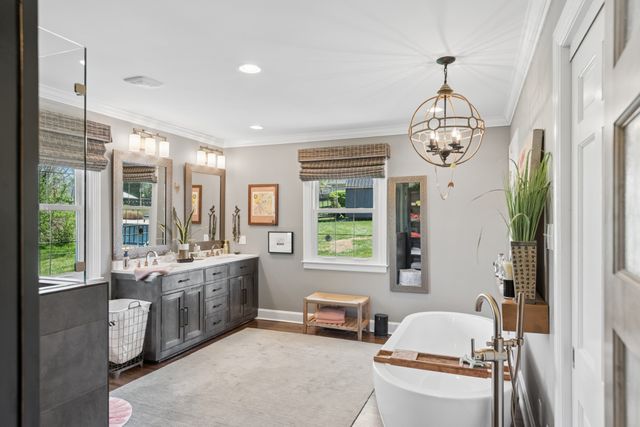 1011 Lakeshore Dr, Gallatin, TN 37066