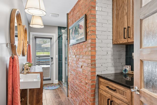 1011 Lakeshore Dr, Gallatin, TN 37066