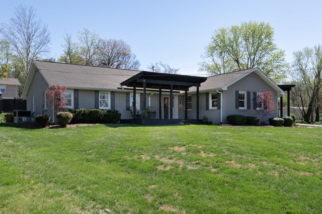 1011 Lakeshore Dr, Gallatin, TN 37066