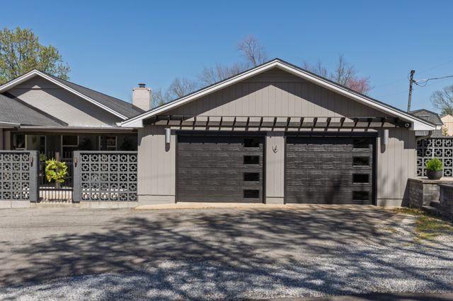 1011 Lakeshore Dr, Gallatin, TN 37066