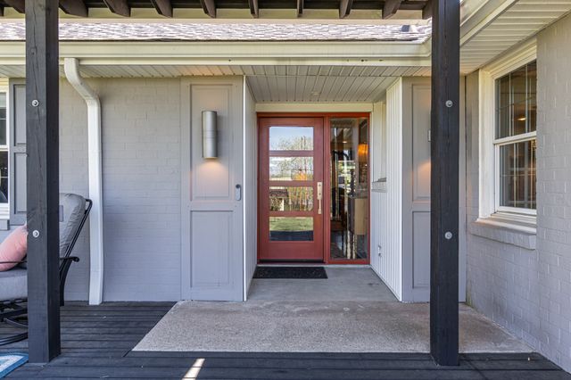 1011 Lakeshore Dr, Gallatin, TN 37066