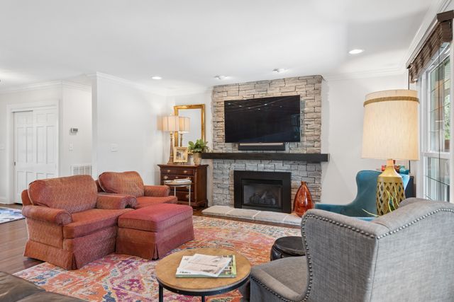 1011 Lakeshore Dr, Gallatin, TN 37066