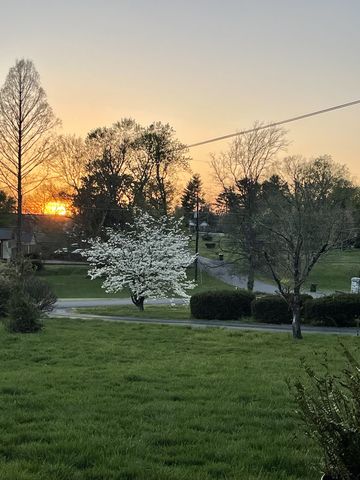 1011 Lakeshore Dr, Gallatin, TN 37066