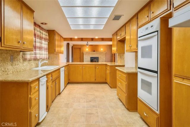 1515 W Avenue O12, Palmdale, CA 93551