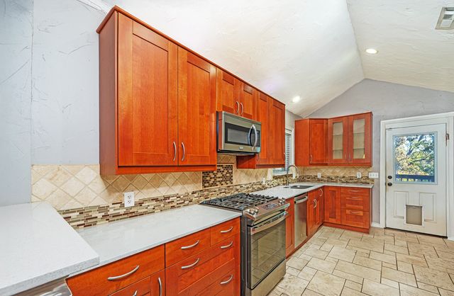 6802 Vivian Avenue, Dallas, TX 75223