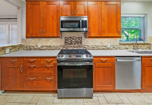 6802 Vivian Avenue, Dallas, TX 75223