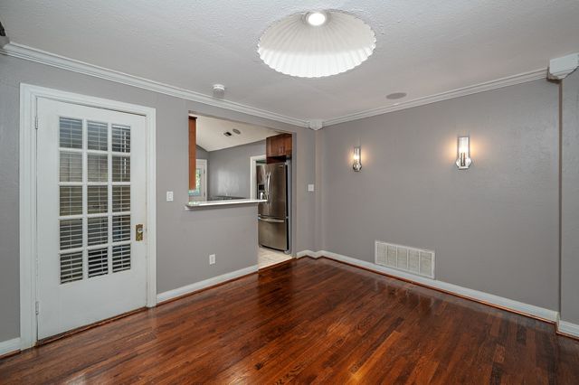 6802 Vivian Avenue, Dallas, TX 75223