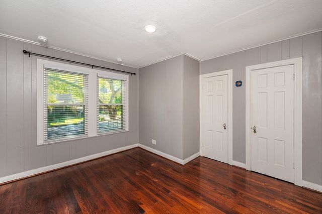 6802 Vivian Avenue, Dallas, TX 75223