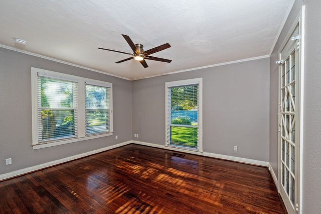 6802 Vivian Avenue, Dallas, TX 75223