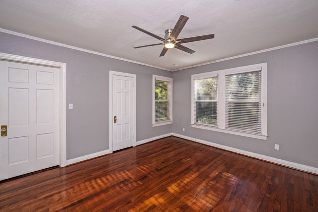 6802 Vivian Avenue, Dallas, TX 75223